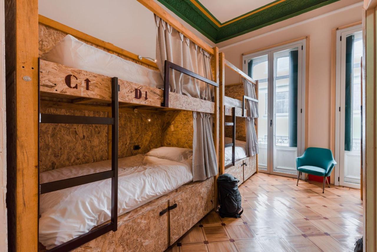 Auberge de jeunesse R10 *